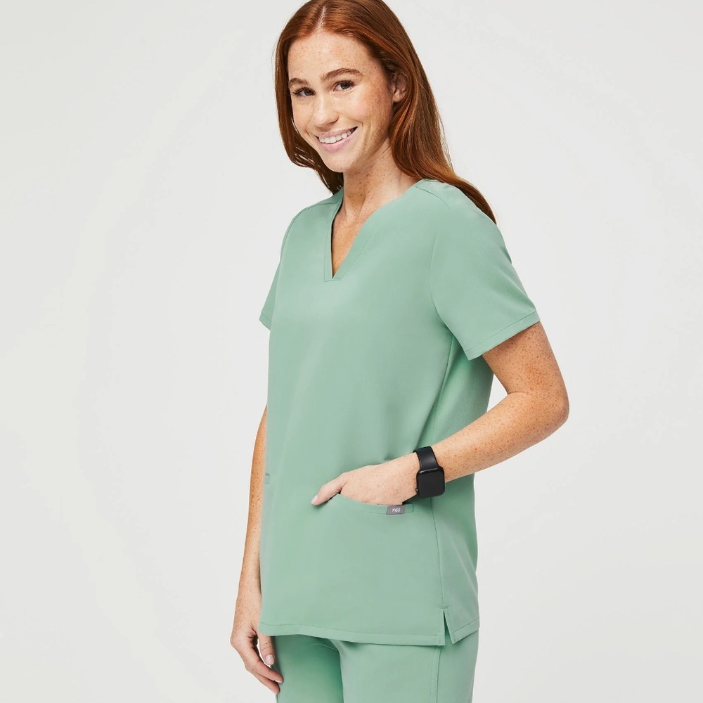 Figs Jade Three-Pocket Scrub Top M